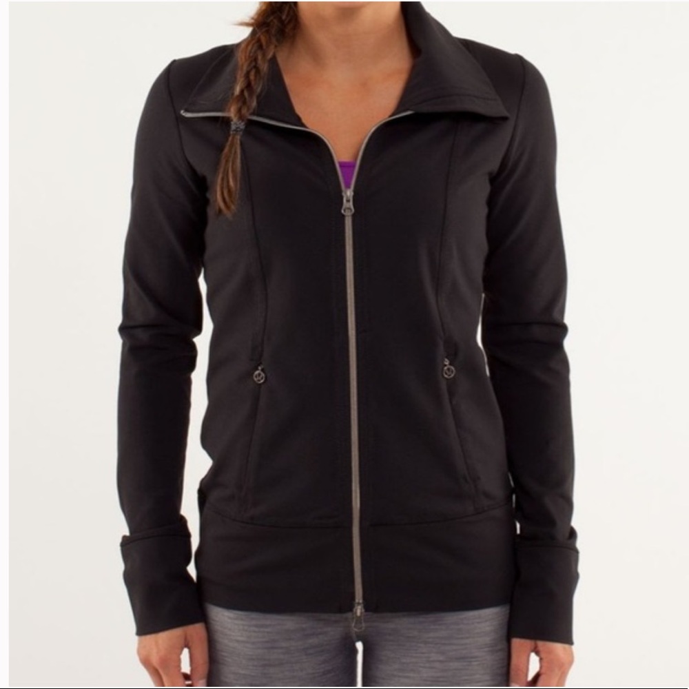 Lululemon black daily yoga jacket